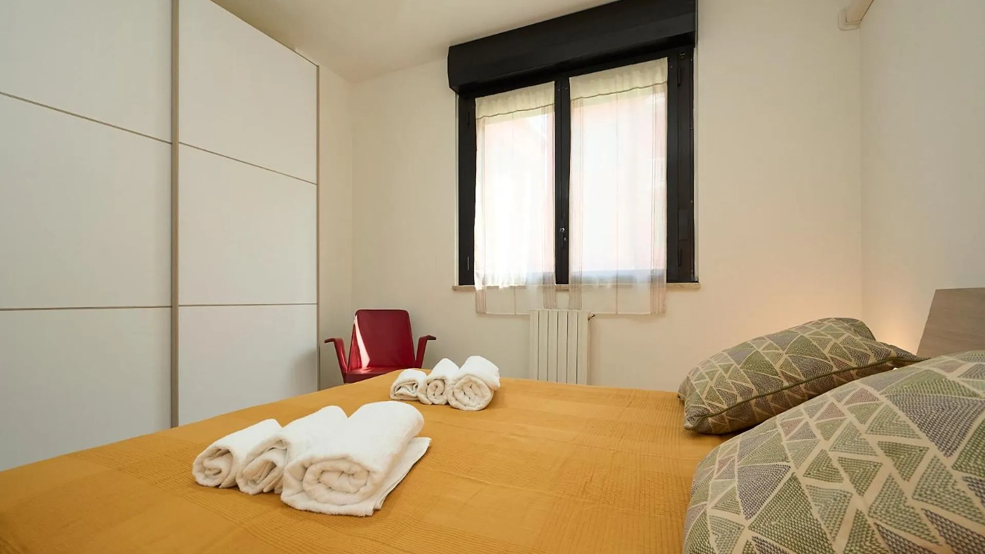 Humanitas House - 20 Minutes From Duomo - Navigli Apartment Milan