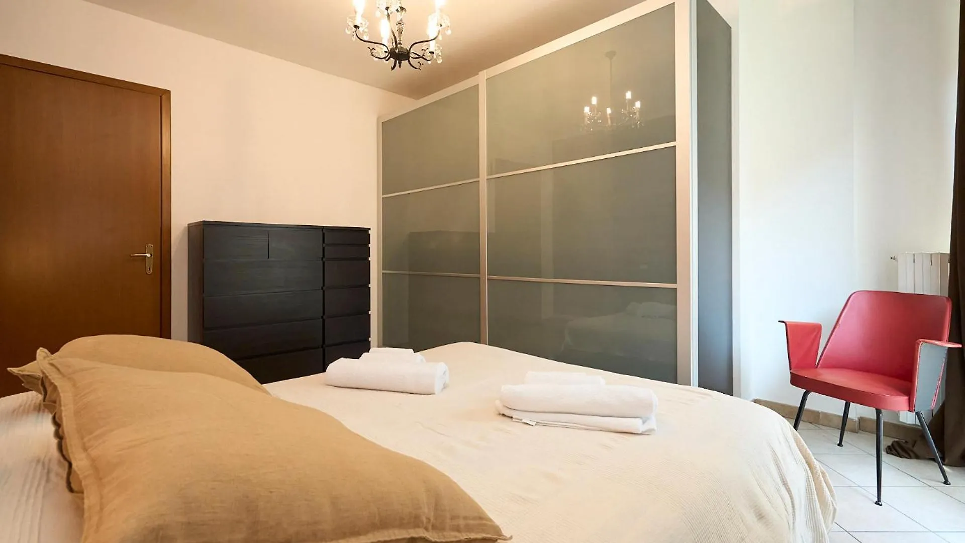 Humanitas House - 20 Minutes From Duomo - Navigli Διαμέρισμα Μιλάνο