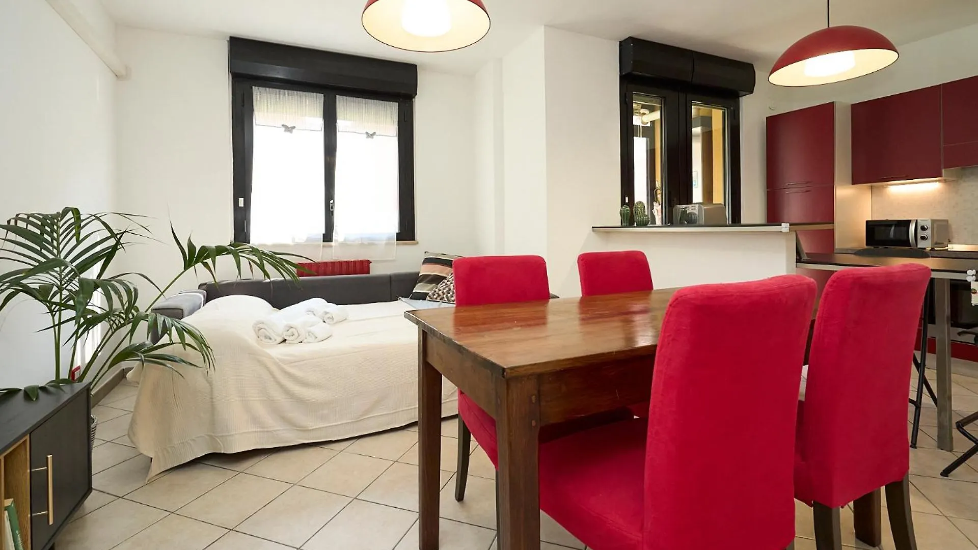 Humanitas House - 20 Minutes From Duomo - Navigli Apartment Milan